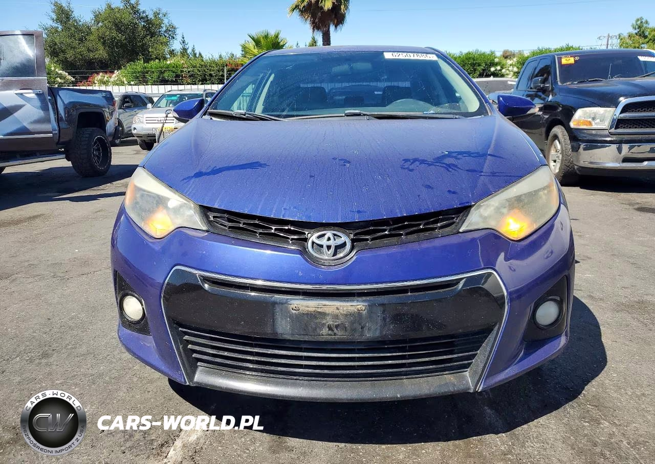 2015 Toyota Corolla S Plus VIN:5YFBURHE8FP315578 - 5