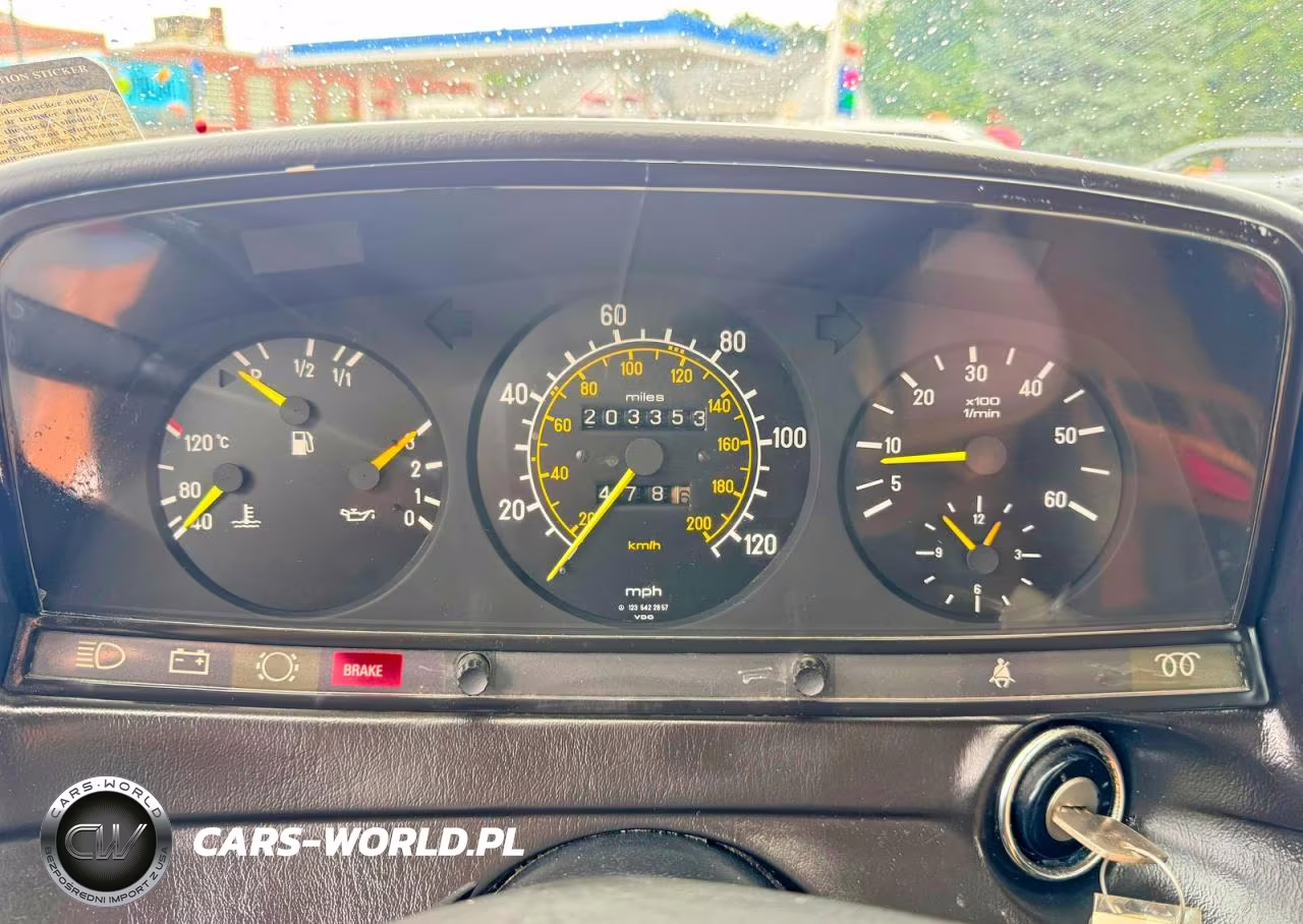 1984 Mercedes-Benz 300 Dt VIN:WDBAB33A9EA038539 - 8