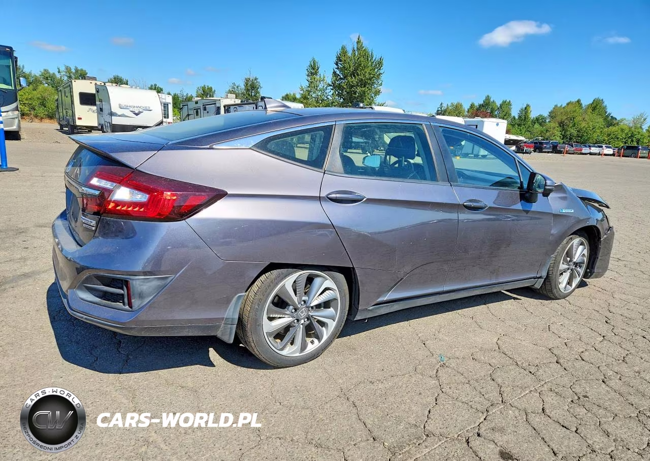 2018 Honda Clarity Touring VIN:JHMZC5F39JC020159 - 3