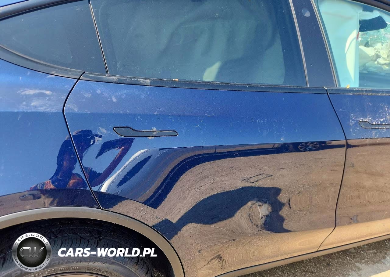 2026 Tesla Model Y VIN:7SAYGDEE6TF656917 - 10
