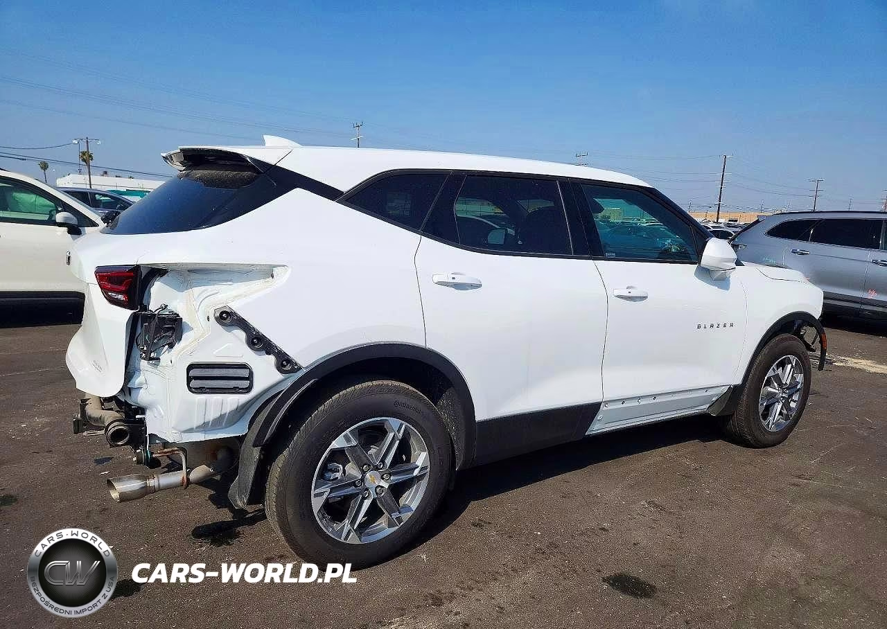 2025 Chevrolet Blazer 2Lt VIN:3GNKBHR4XSS230039 - 3