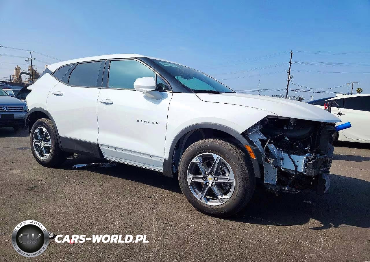 2025 Chevrolet Blazer 2Lt VIN:3GNKBHR4XSS230039 - 4