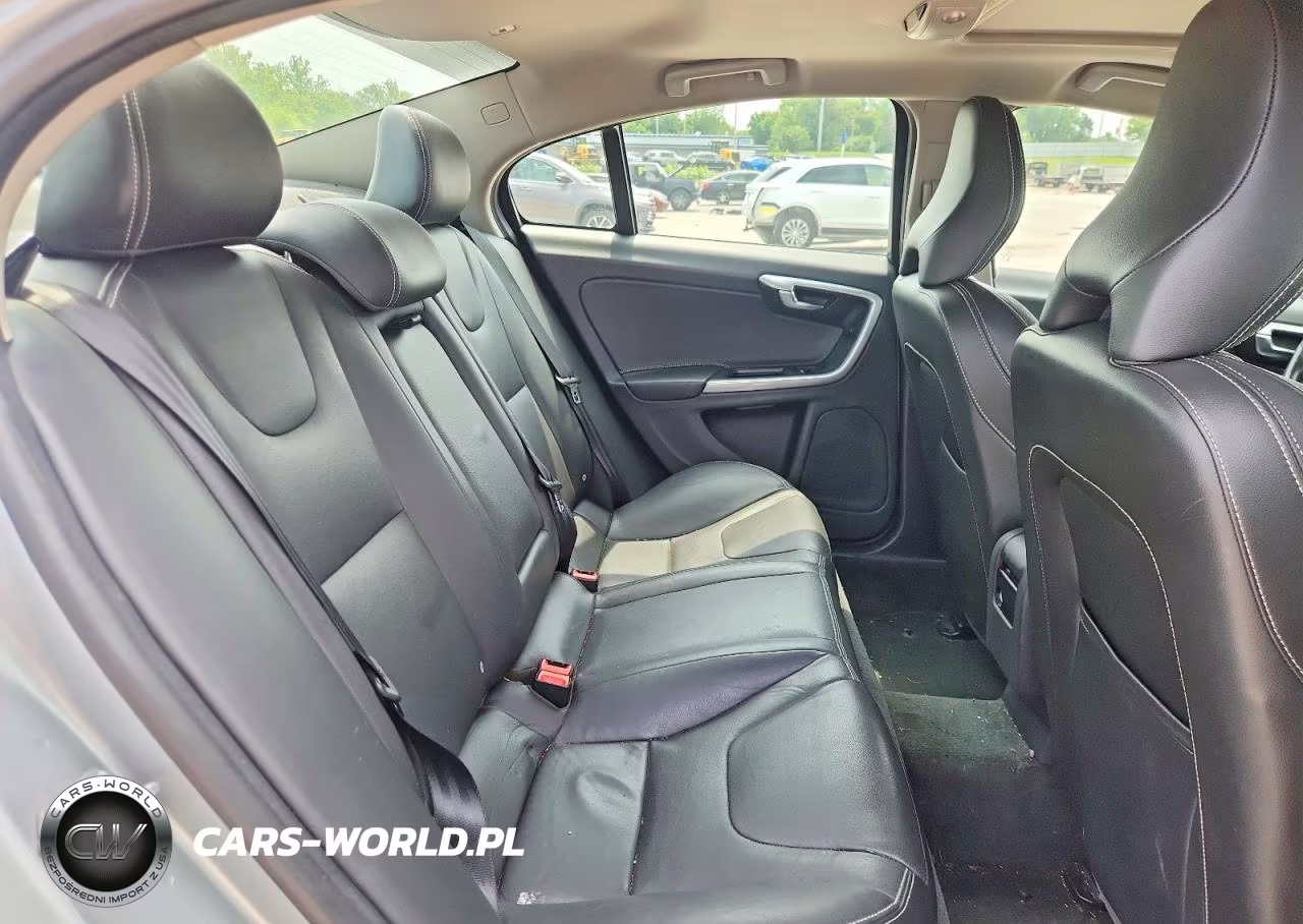2018 Volvo S60 Dynamic VIN:YV140MTL0J2459902 - 10