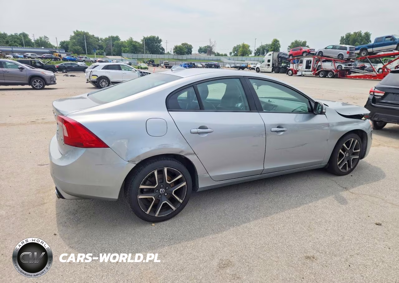 2018 Volvo S60 Dynamic VIN:YV140MTL0J2459902 - 3