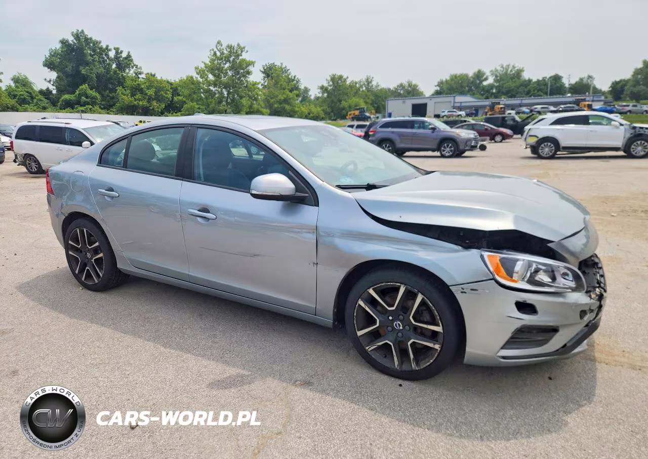 2018 Volvo S60 Dynamic VIN:YV140MTL0J2459902 - 4