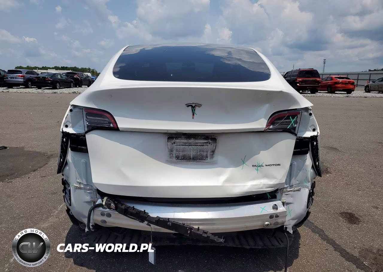 2020 Tesla Model Y VIN:5YJYGDEE4LF048682 - 6