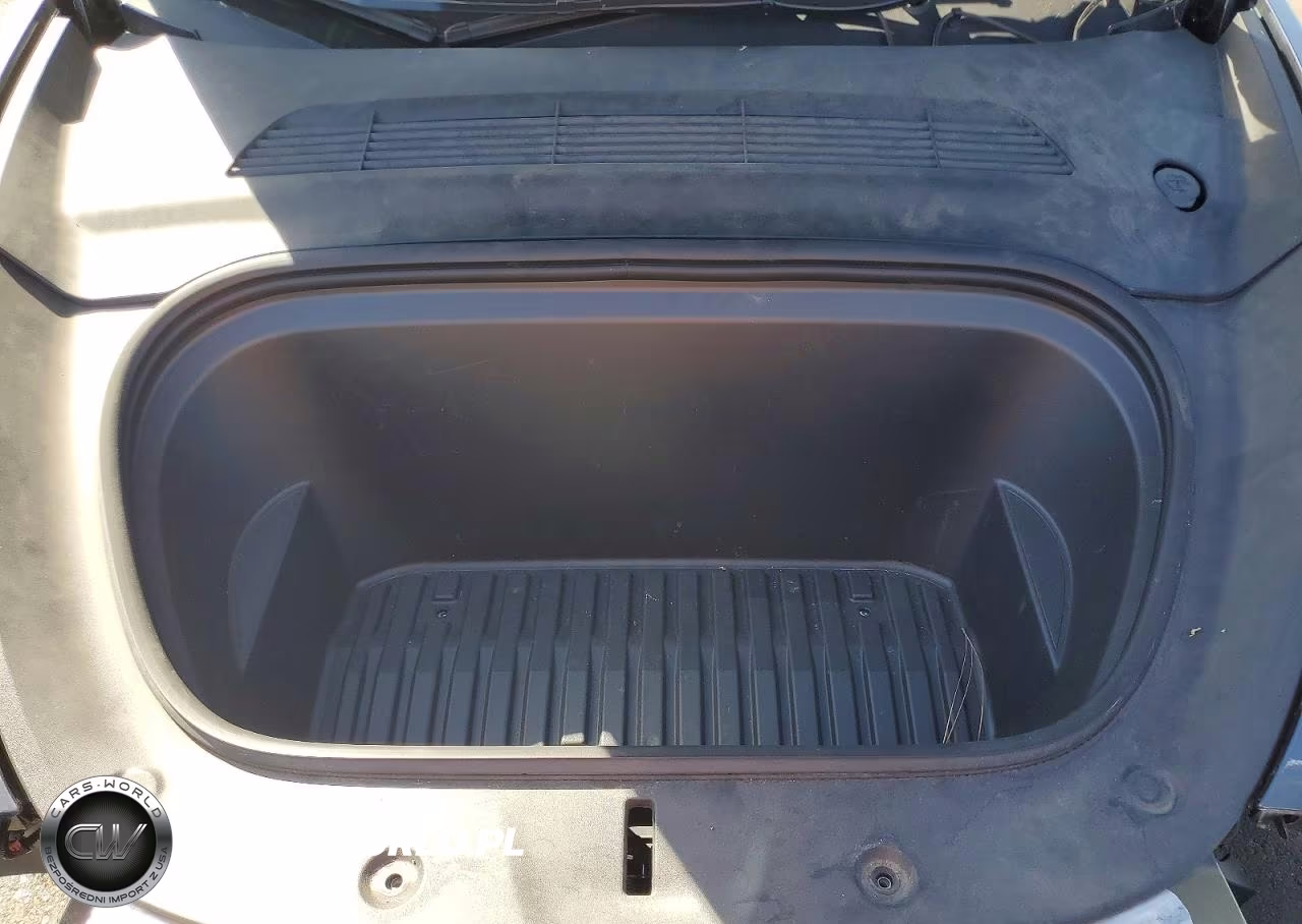 2023 Tesla Model Y VIN:7SAYGDEEXPF924213 - 12