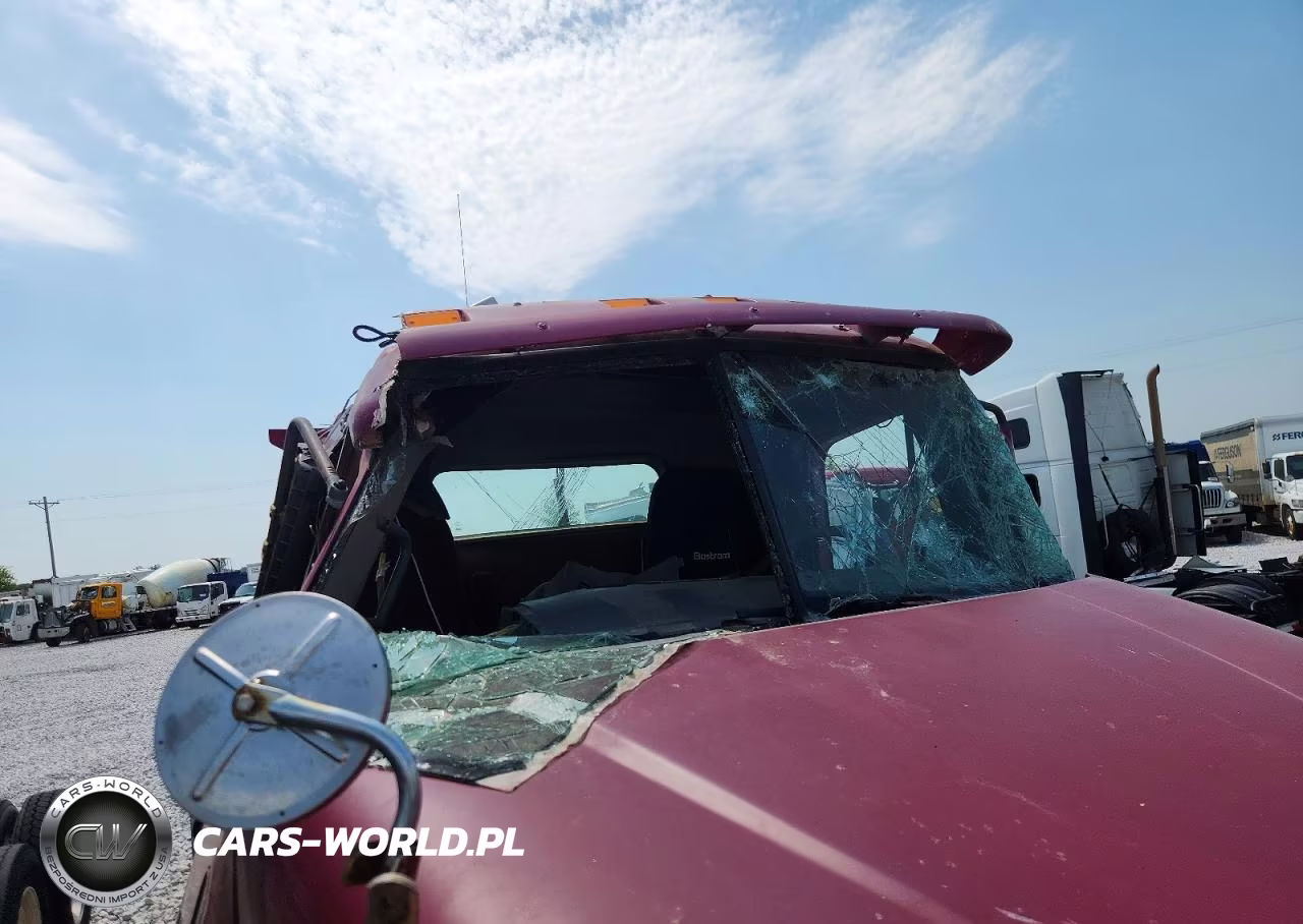 2002 Freightliner Columbia 120 Semi Truck VIN:1FUJA6CG32PJ51950 - 11