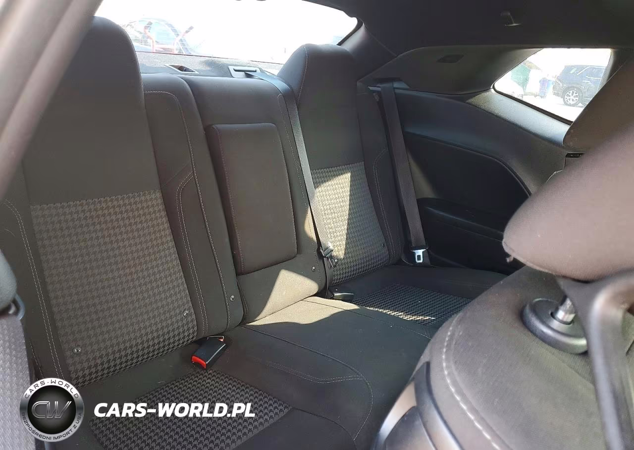 2015 Dodge Challenger Sxt VIN:2C3CDZAG8FH798144 - 10