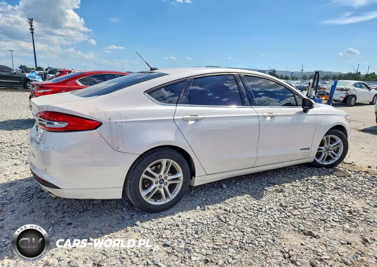 2018 Ford Fusion Se Hybrid VIN:3FA6P0LU3JR174902 - 3