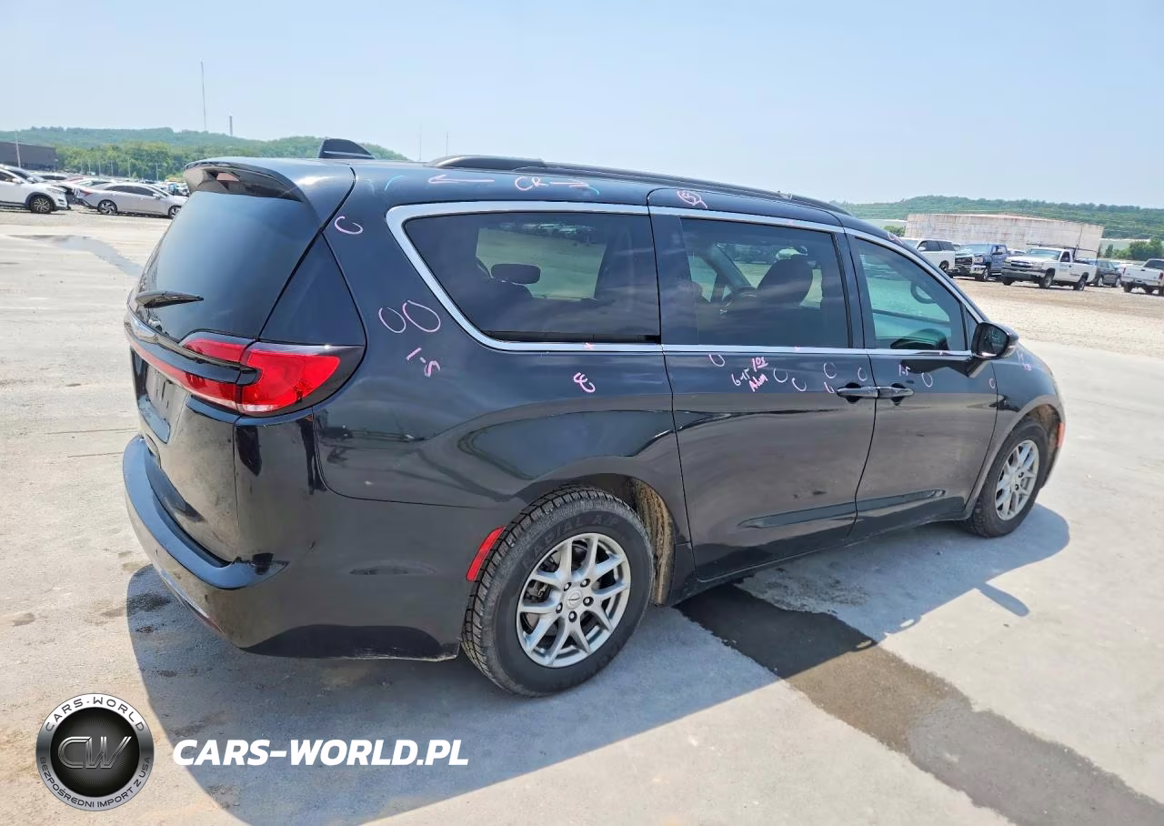 2021 Chrysler Pacifica Touring VIN:2C4RC1FG4MR587565 - 3