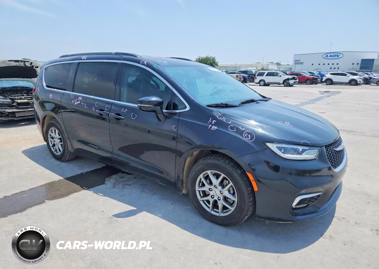 2021 Chrysler Pacifica Touring VIN:2C4RC1FG4MR587565 - 4