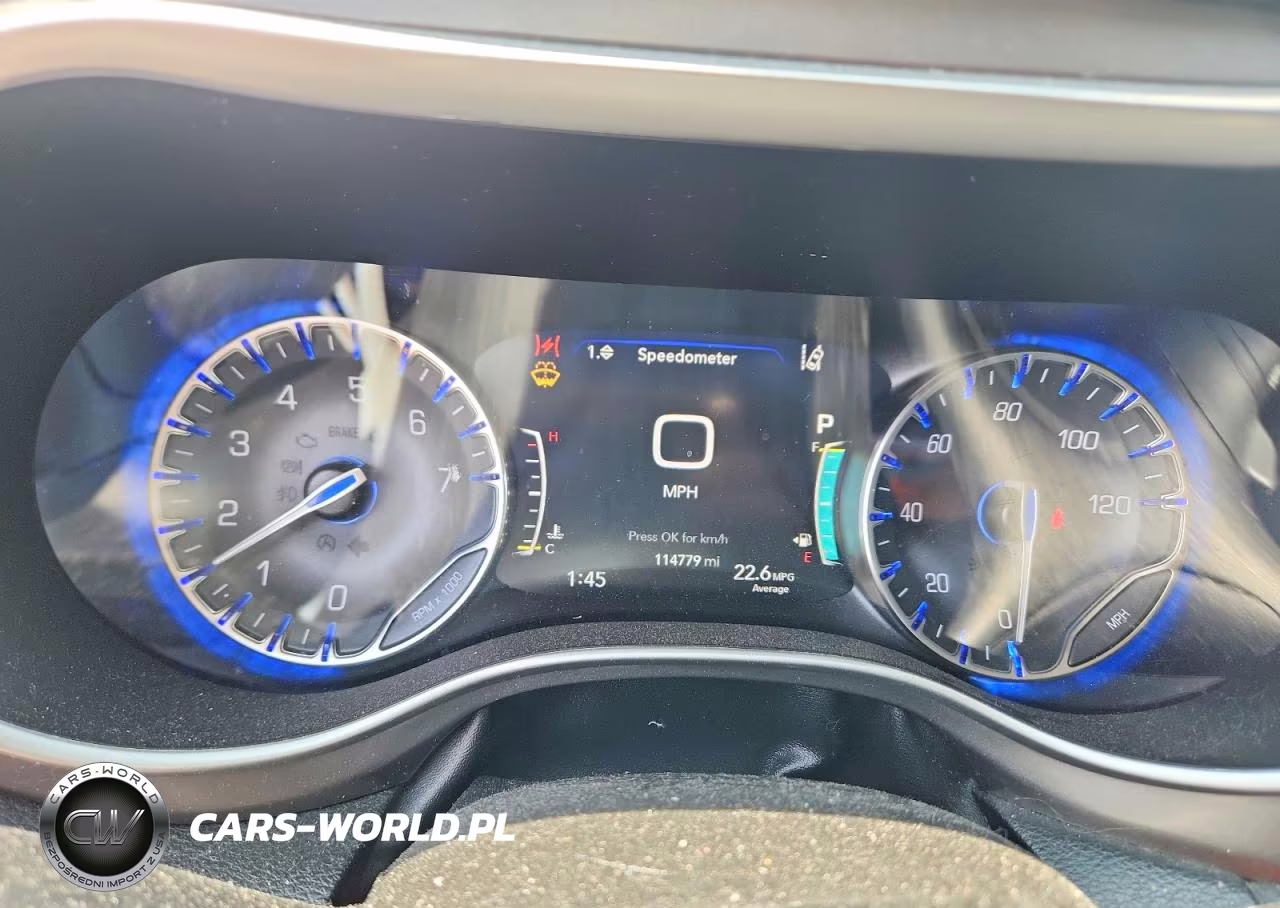 2021 Chrysler Pacifica Touring VIN:2C4RC1FG4MR587565 - 9