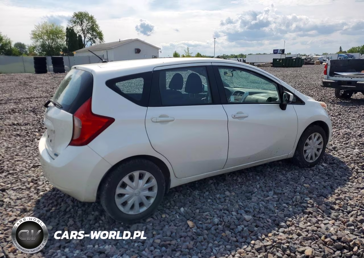 2015 Nissan Versa Note S Plus VIN:3N1CE2CP3FL357187 - 3
