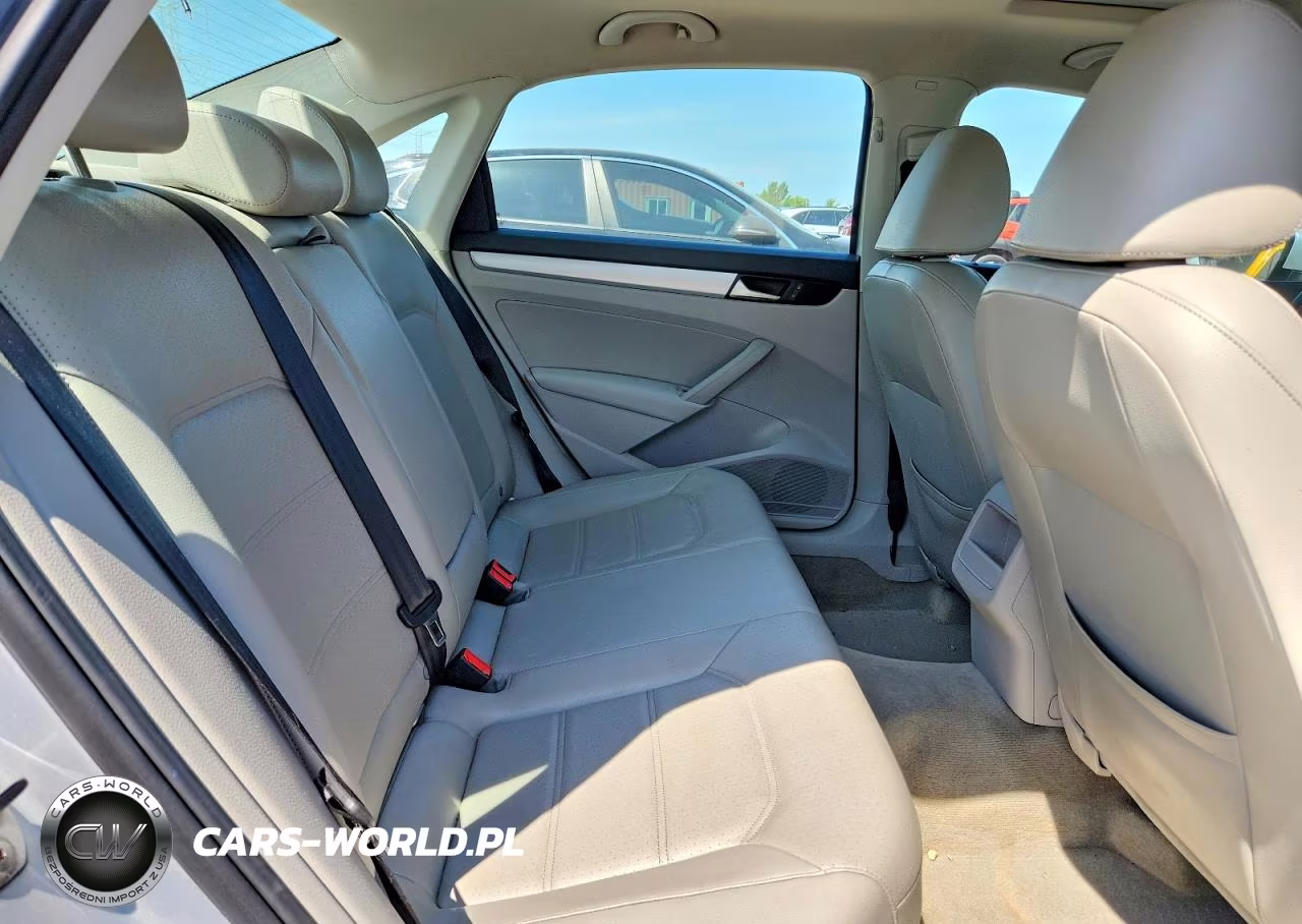 2012 Volkswagen Passat Se VIN:1VWBP7A30CC070247 - 10