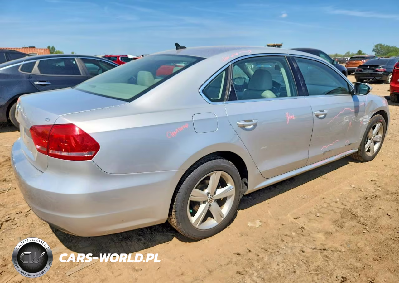 2012 Volkswagen Passat Se VIN:1VWBP7A30CC070247 - 3