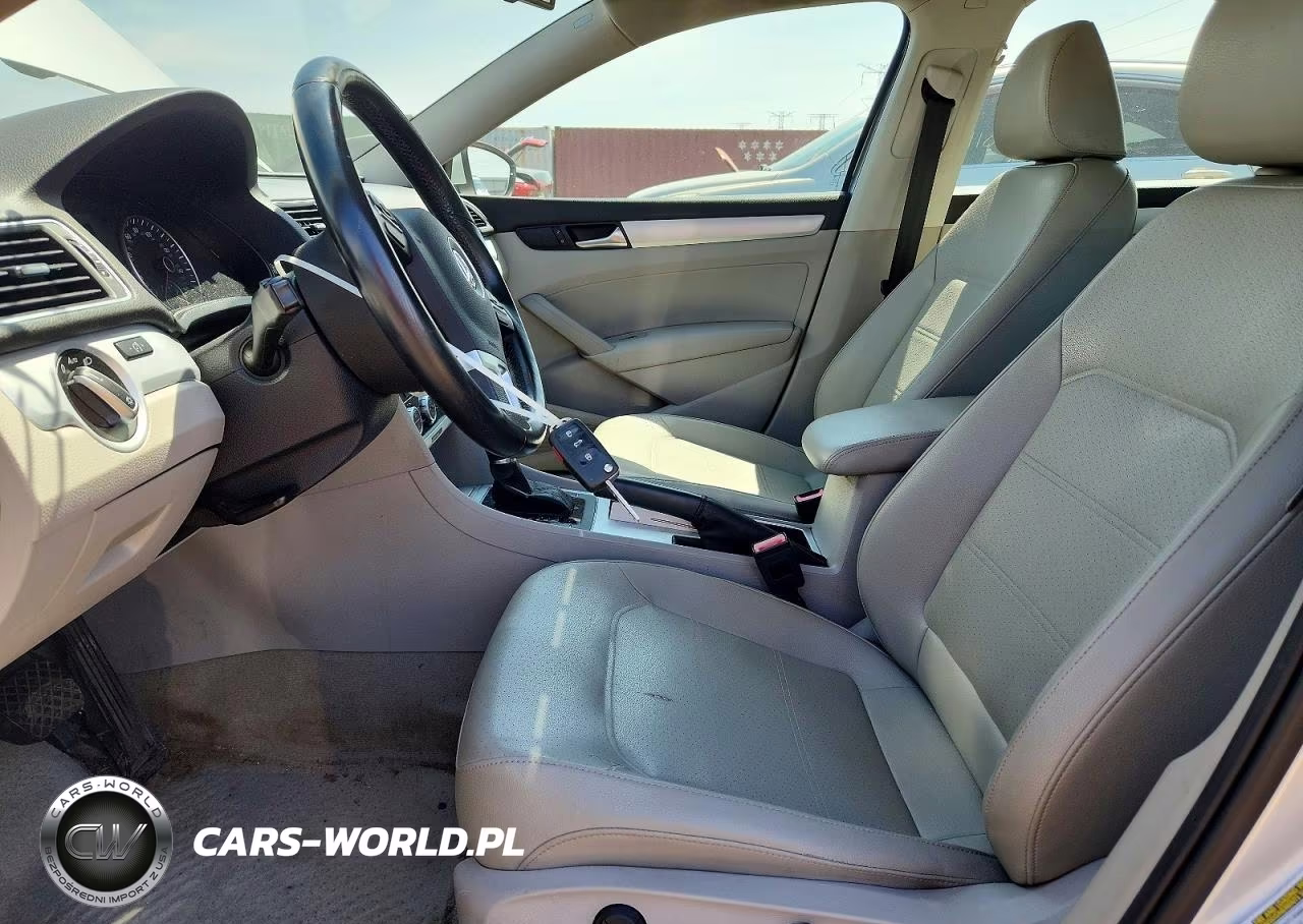 2012 Volkswagen Passat Se VIN:1VWBP7A30CC070247 - 7