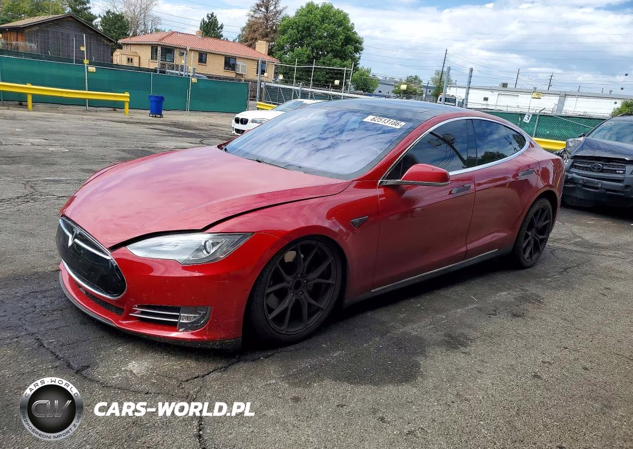 2015 Tesla Model S – zdjęcie 1 z 12