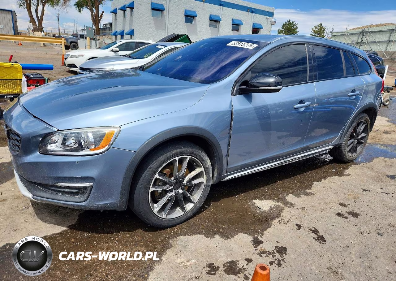 2018 Volvo V60 Cross Country Premier