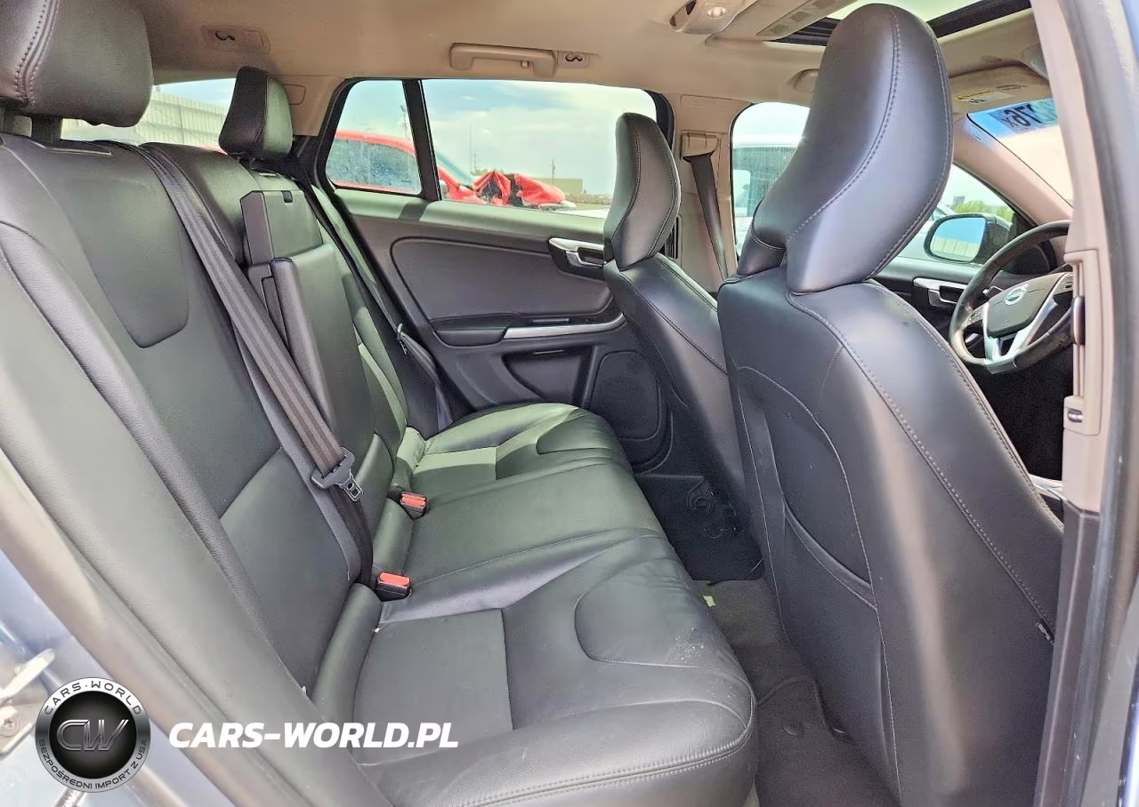2018 Volvo V60 Cross Country Premier VIN:YV440MWK6J2056352 - 11