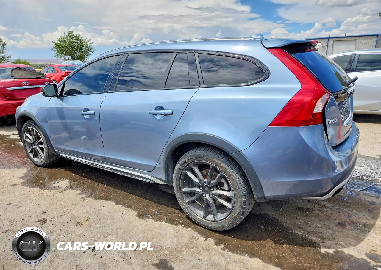 2018 Volvo V60 Cross Country Premier VIN:YV440MWK6J2056352 - 2