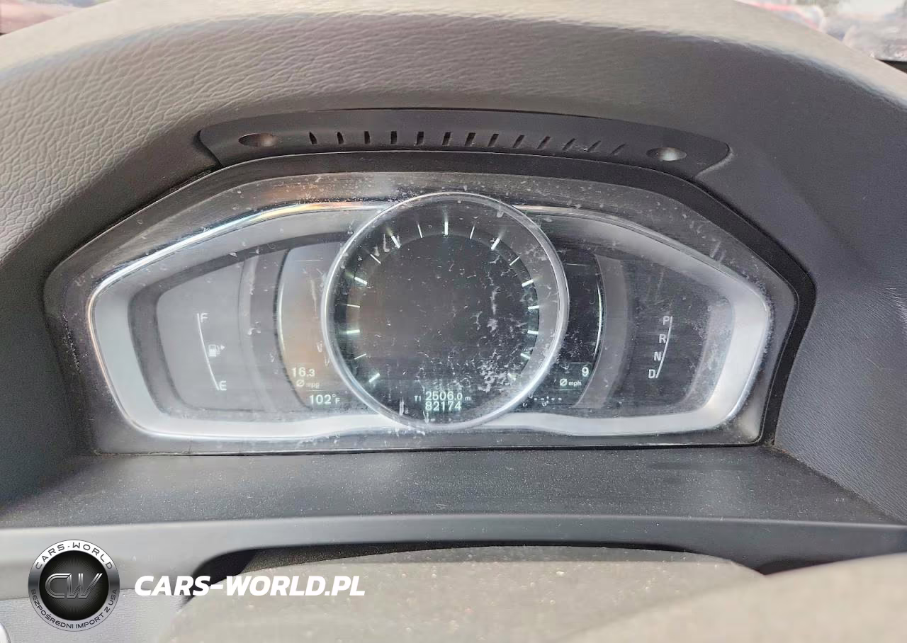 2018 Volvo V60 Cross Country Premier VIN:YV440MWK6J2056352 - 9