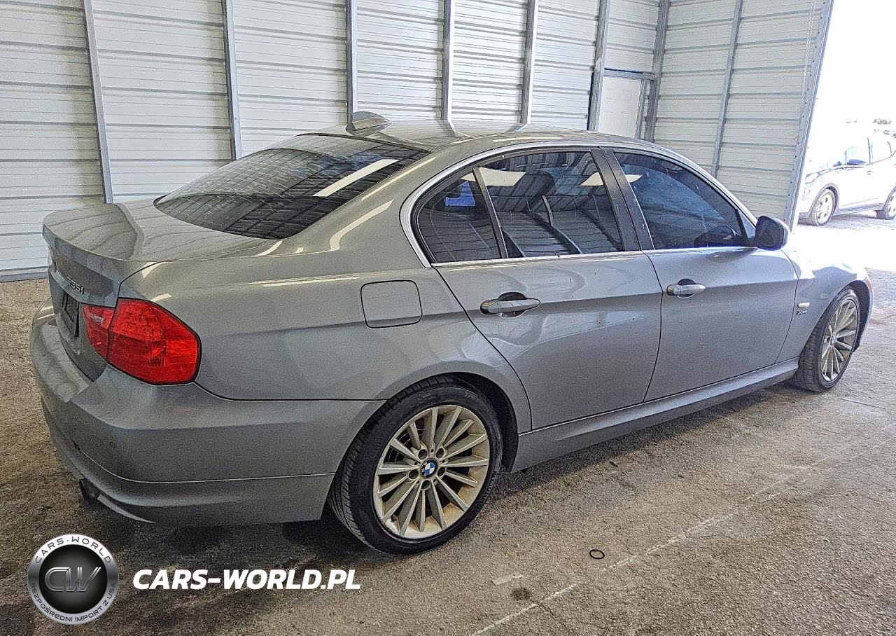2011 BMW 335 Xi VIN:WBAPL5C53BA917986 - 3