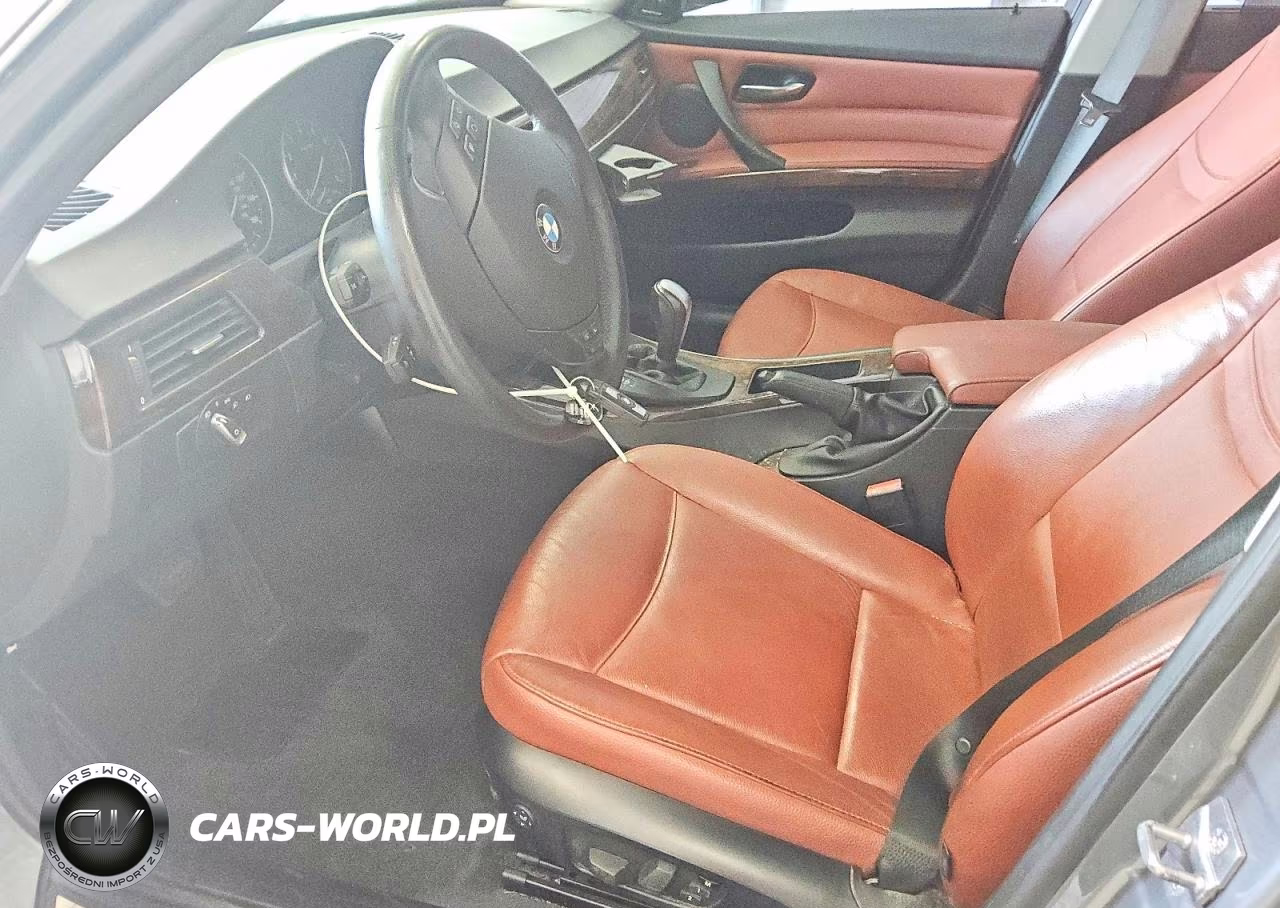 2011 BMW 335 Xi VIN:WBAPL5C53BA917986 - 7