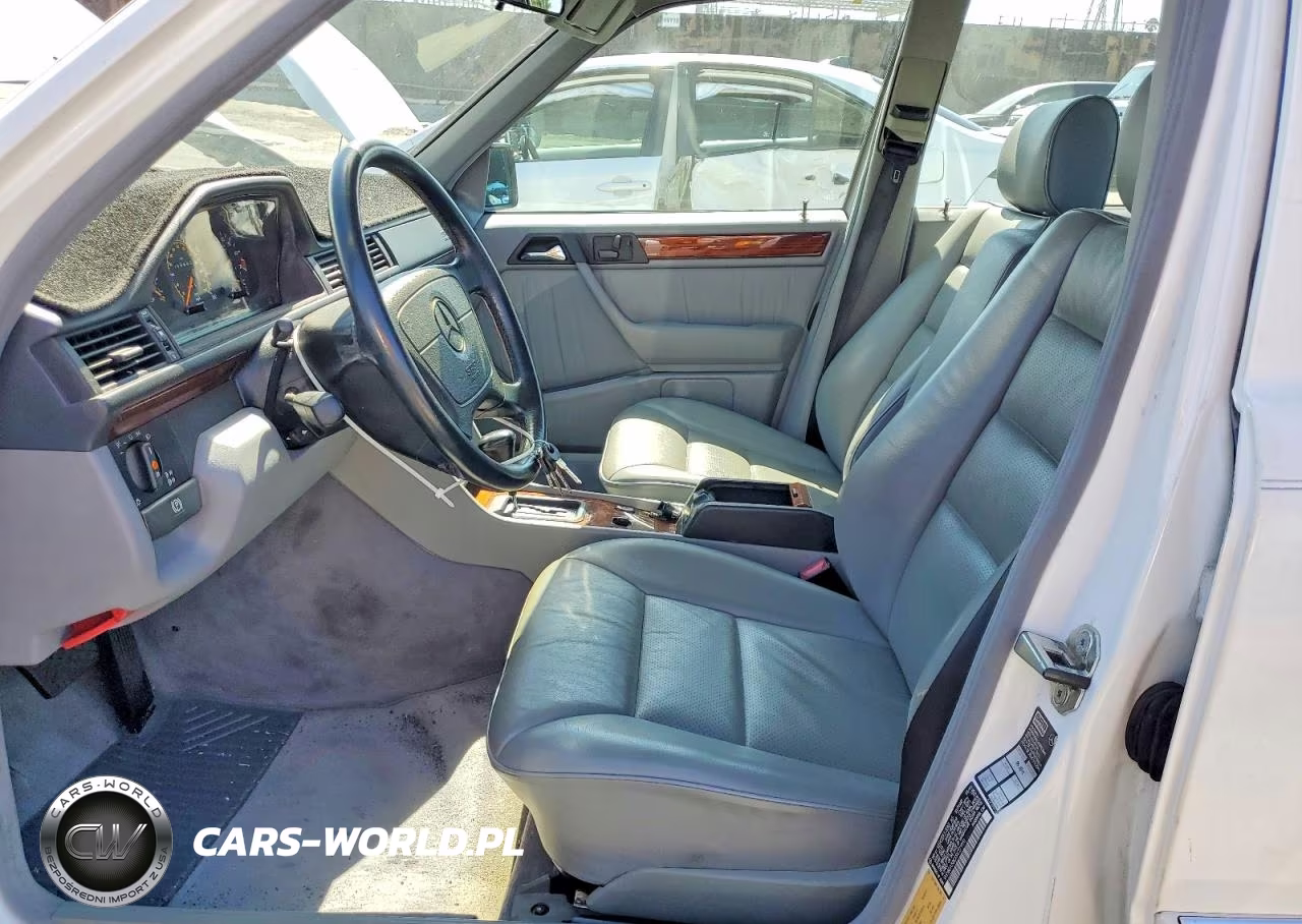 1995 Mercedes-Benz E 320 Base VIN:WDBEA32EXSC271970 - 7