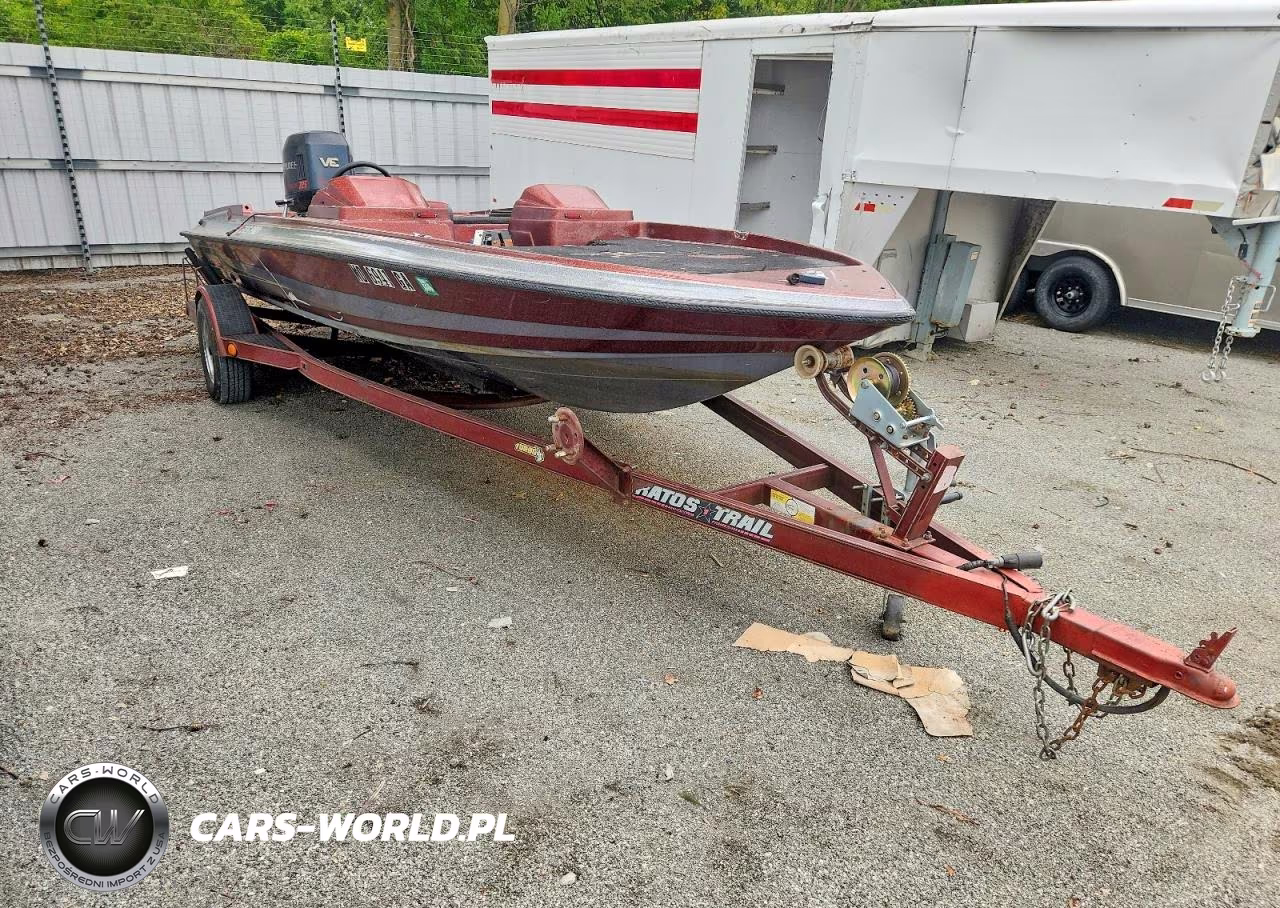1989 Stratos Boat - Boat