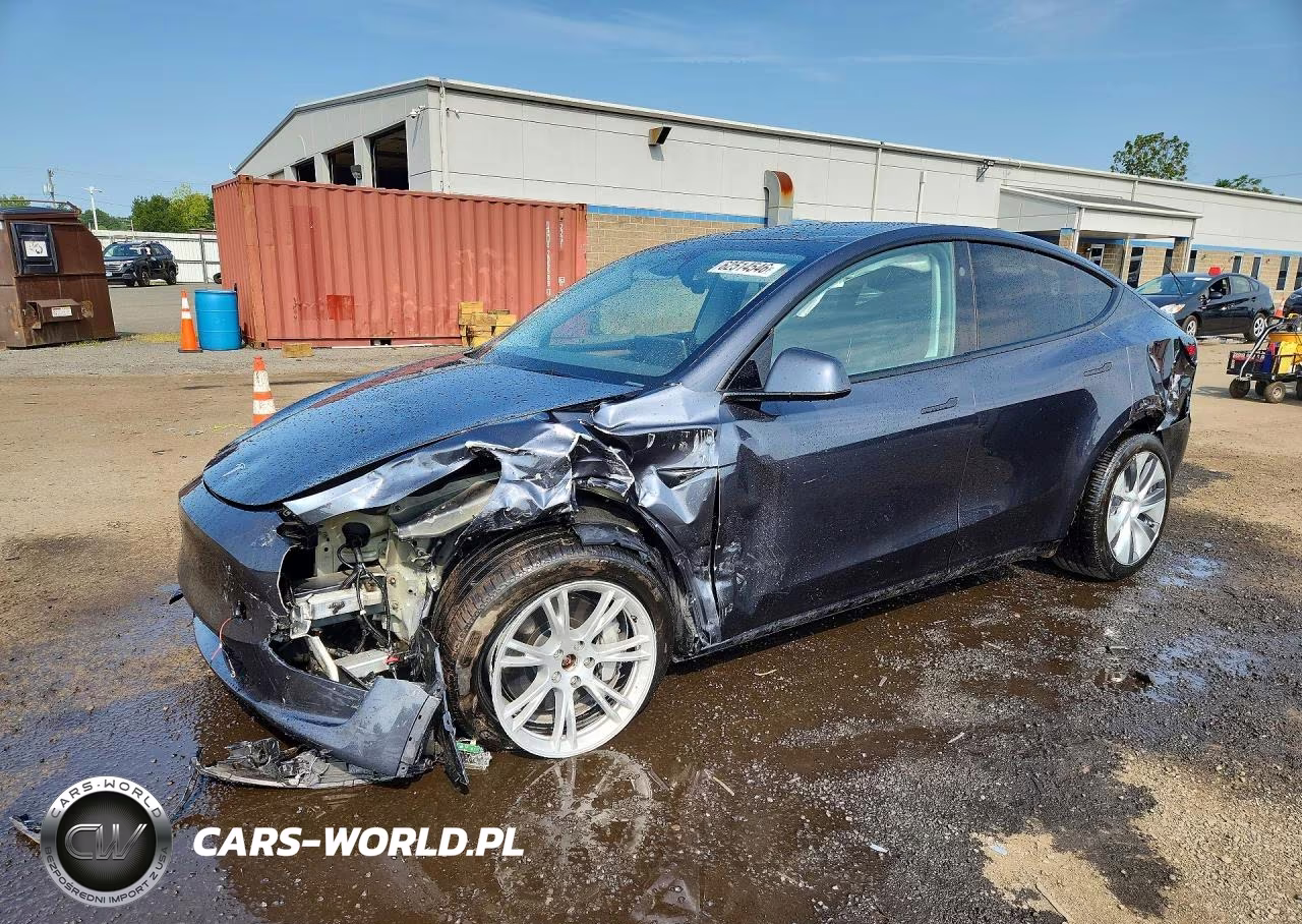 2024 Tesla Model Y – zdjęcie 1 z 14