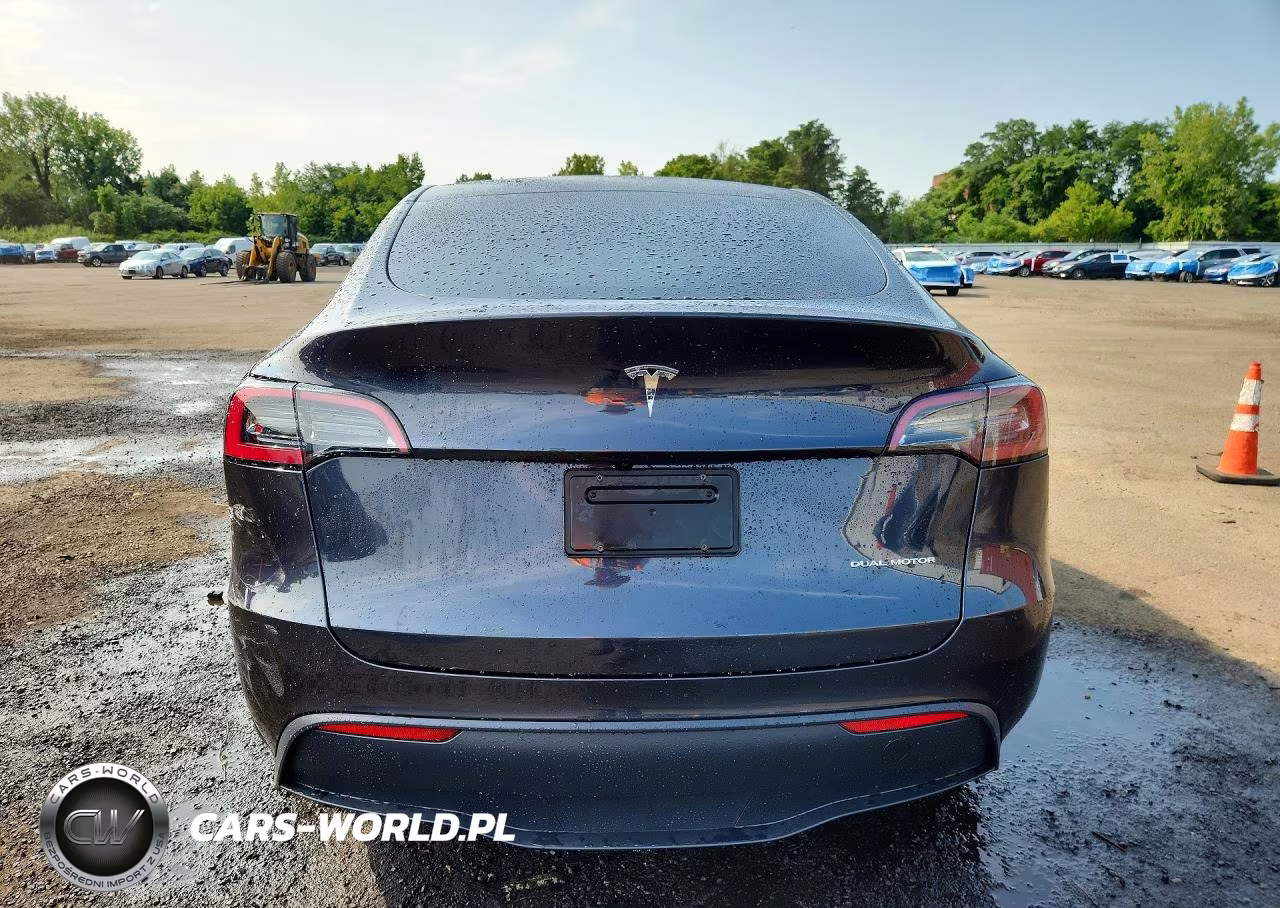 2024 Tesla Model Y VIN:7SAYGDEE5RA246678 - 6