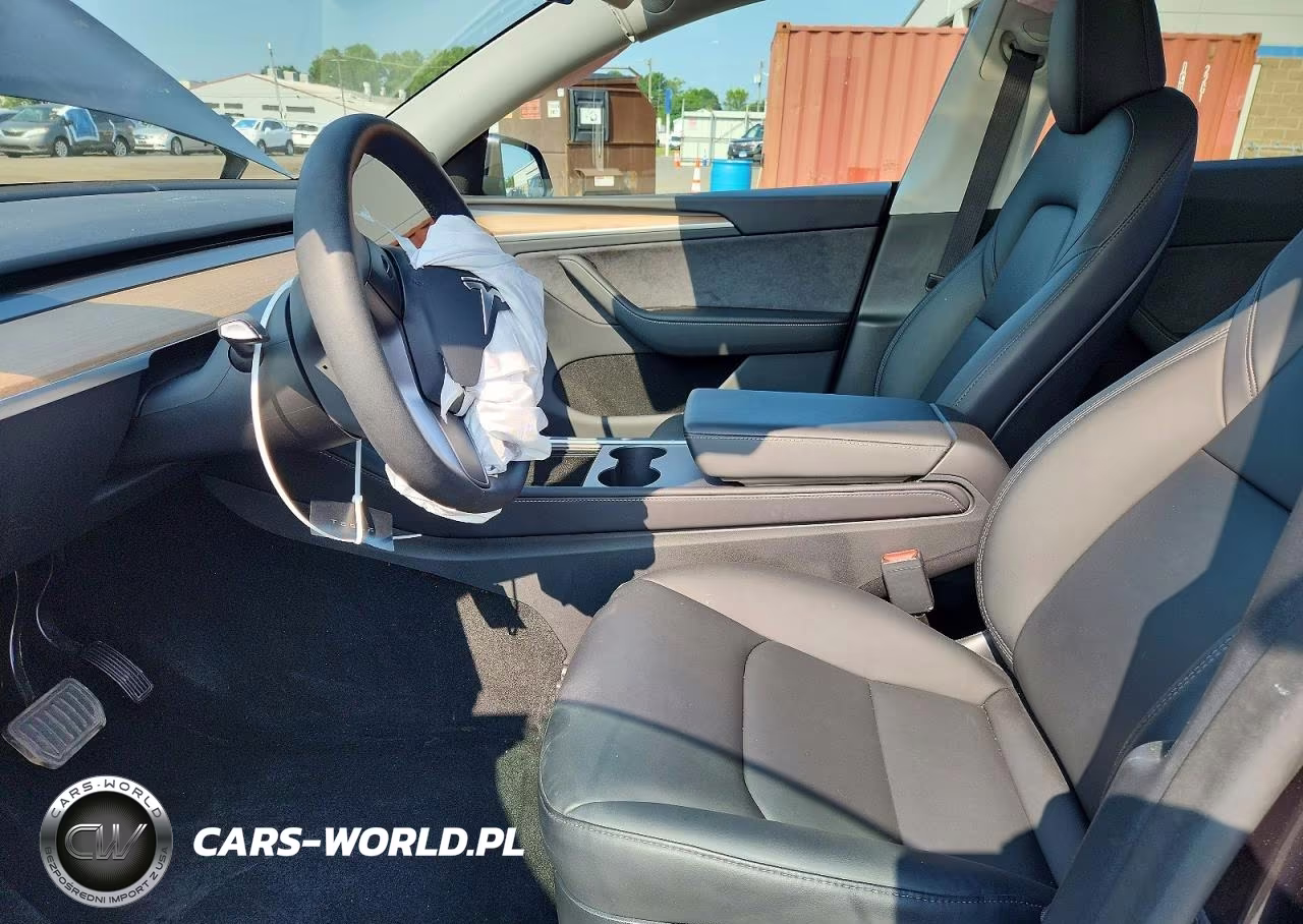 2024 Tesla Model Y VIN:7SAYGDEE5RA246678 - 7