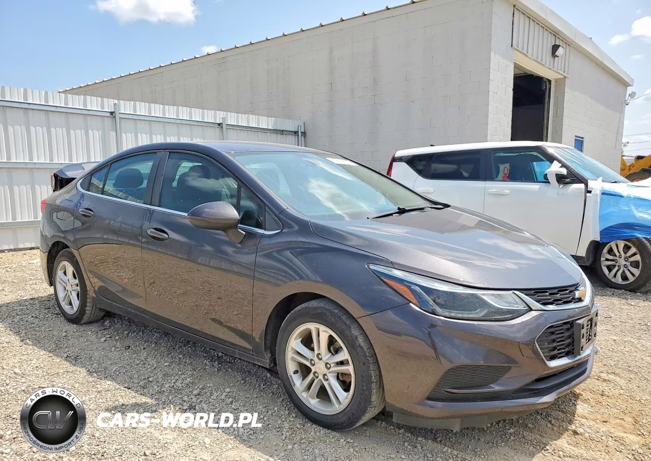 2017 Chevrolet Cruze Lt VIN:1G1BE5SM7H7215703 - 4