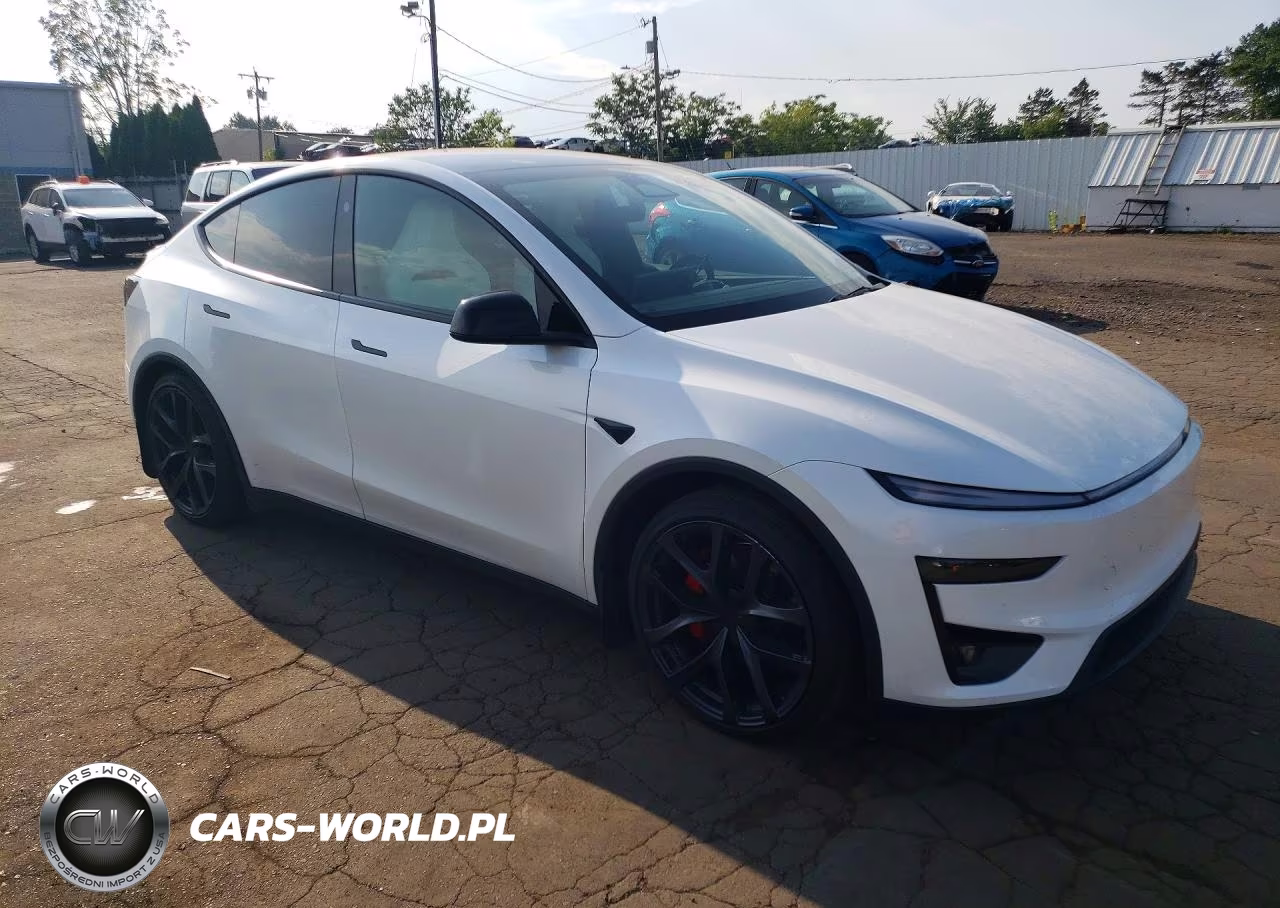 2026 Tesla Model Y VIN:7SAYGDET9TA658396 - 4