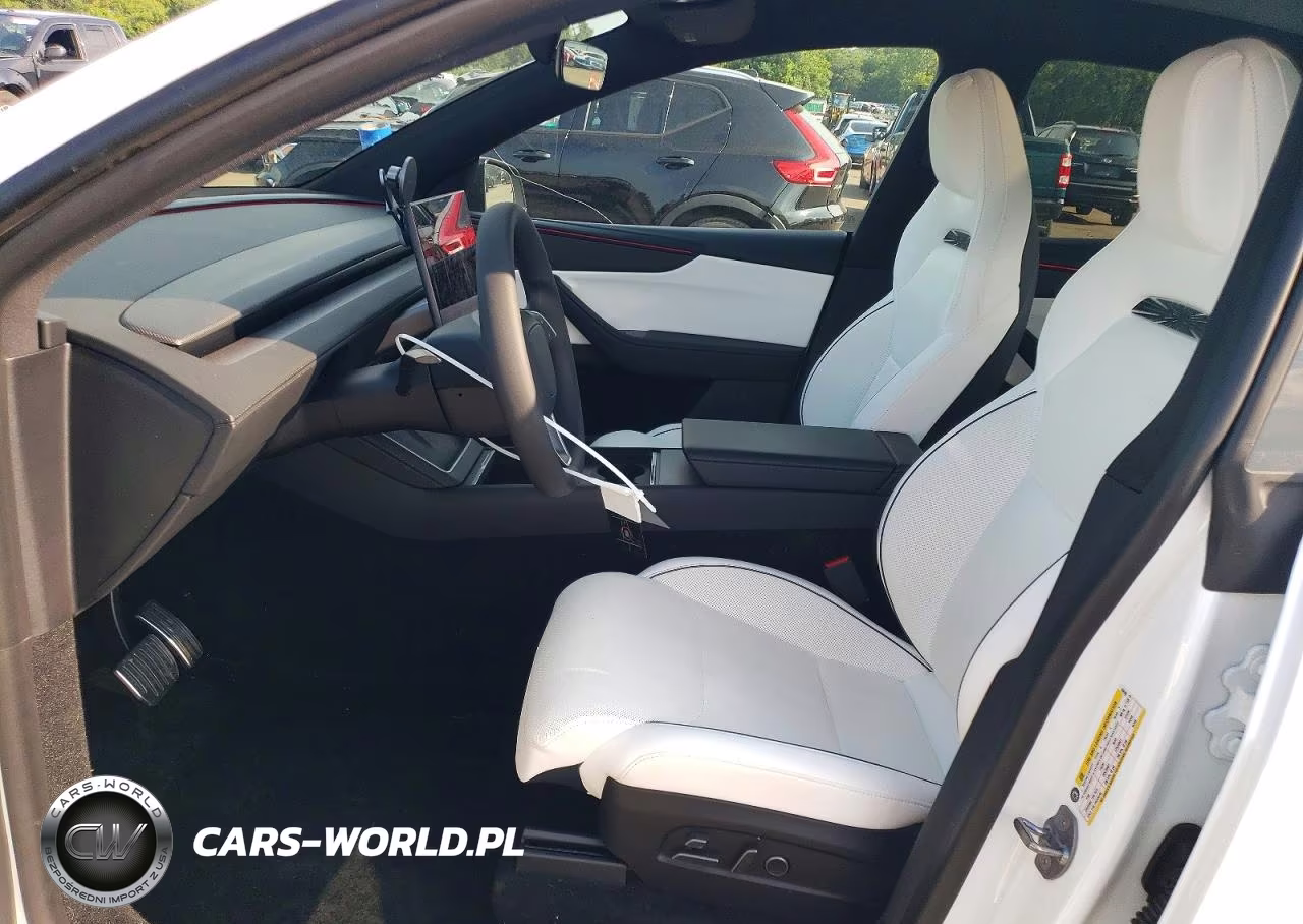 2026 Tesla Model Y VIN:7SAYGDET9TA658396 - 7