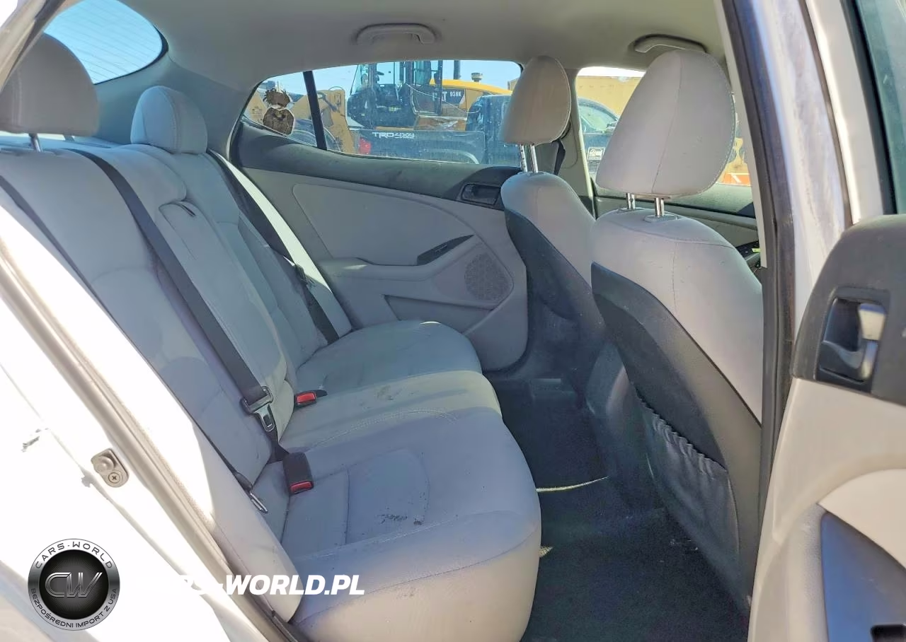 2015 Kia Optima Lx VIN:5XXGM4A7XFG427408 - 10