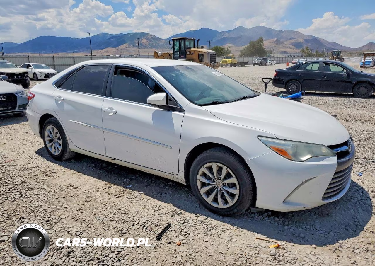 2016 Toyota Camry Le VIN:4T4BF1FK6GR557456 - 4