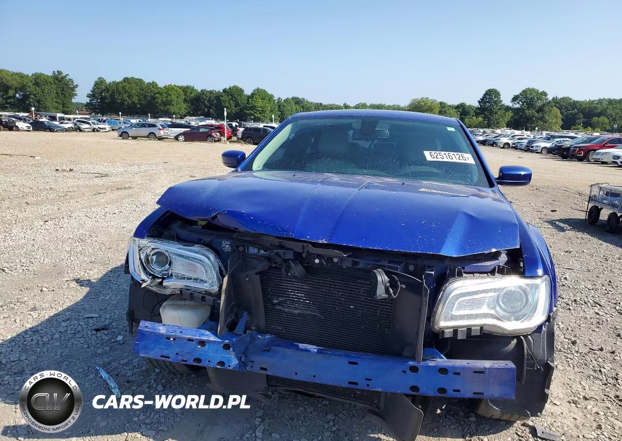2019 Chrysler 300 Touring VIN:2C3CCAAG6KH564731 - 5