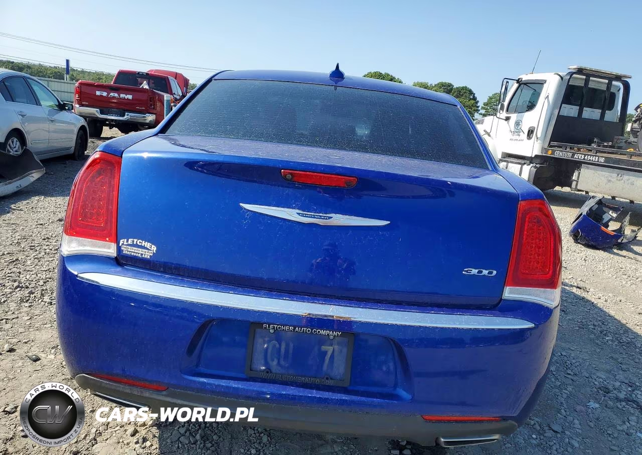 2019 Chrysler 300 Touring VIN:2C3CCAAG6KH564731 - 6