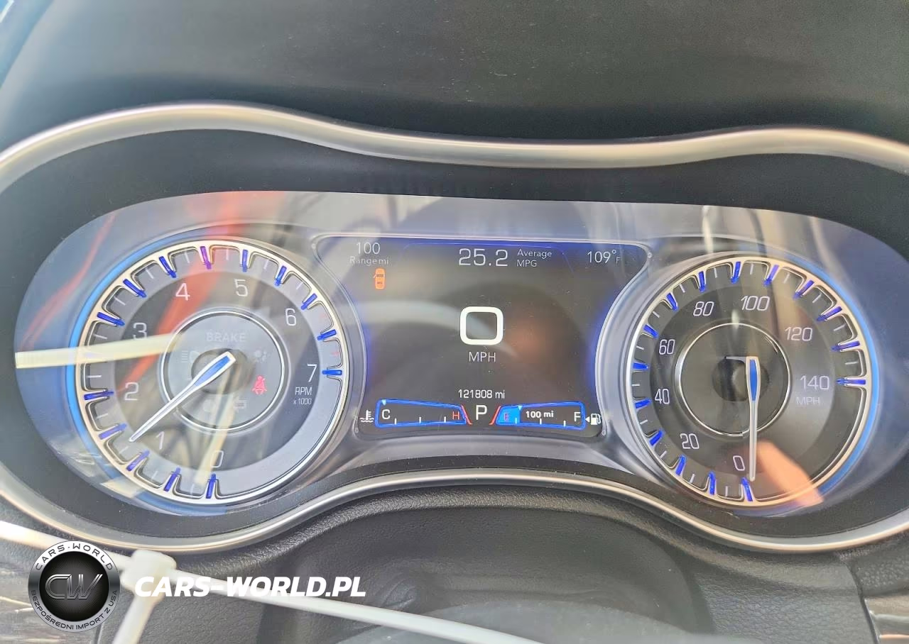 2019 Chrysler 300 Touring VIN:2C3CCAAG6KH564731 - 9