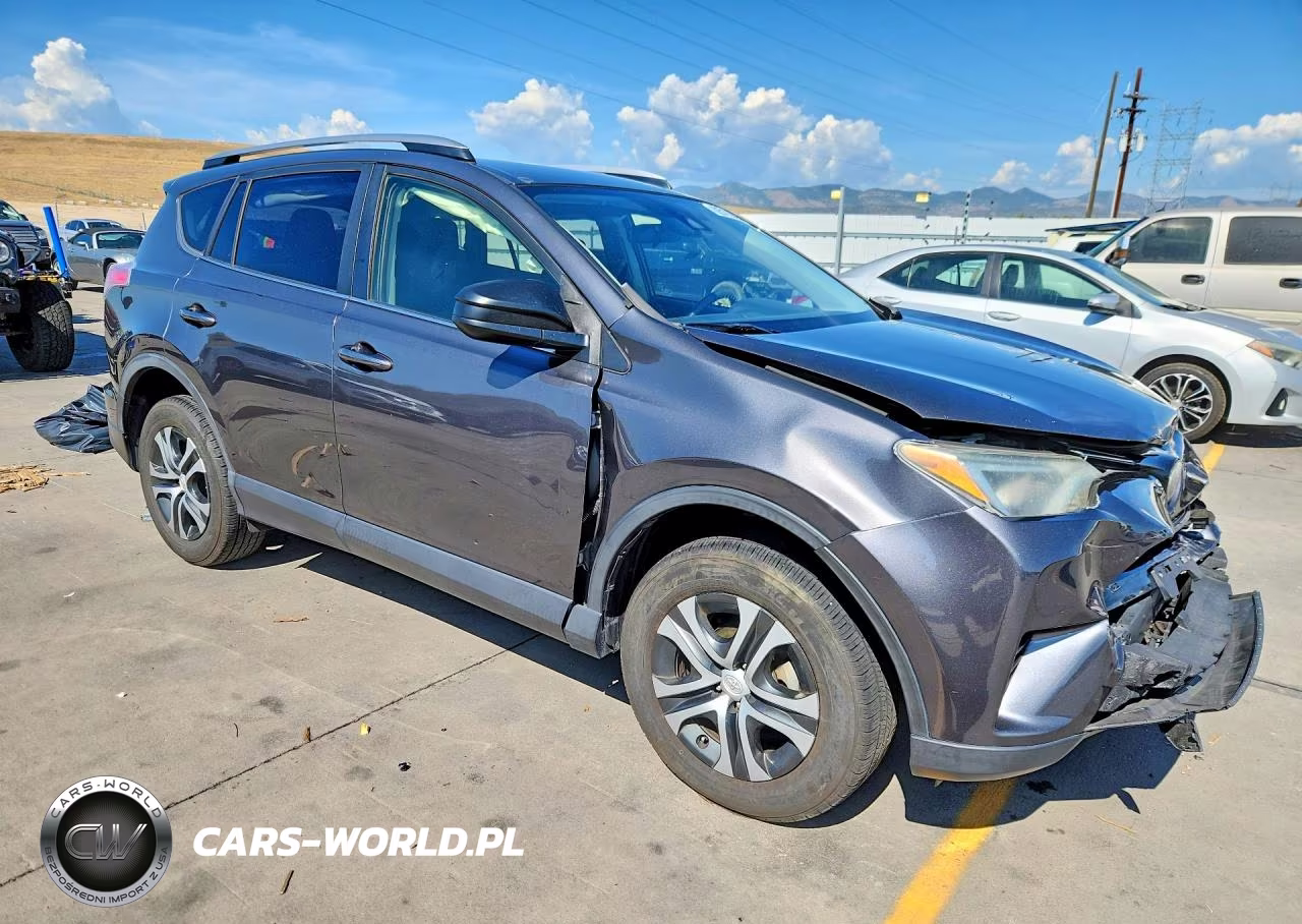 2017 Toyota Rav4 Le VIN:JTMBFREV1HJ124803 - 4