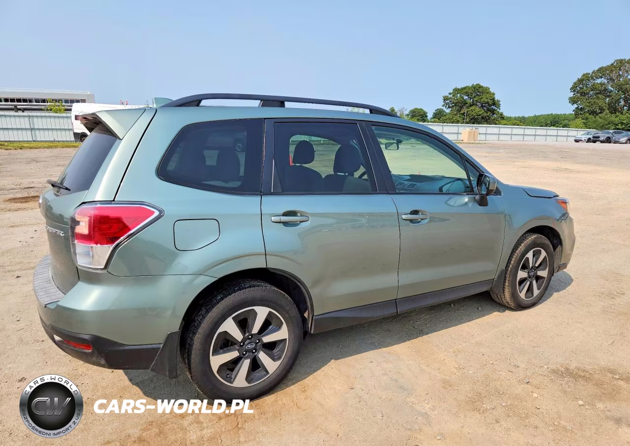2018 Subaru Forester 2.5I Premium VIN:JF2SJAEC4JH464573 - 3