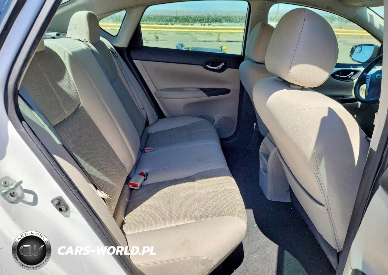 2016 Nissan Sentra S VIN:3N1AB7AP2GY300810 - 10