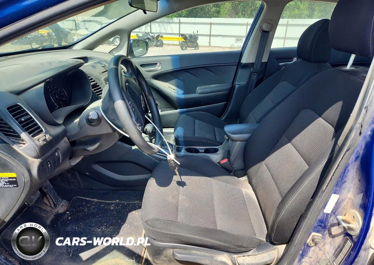 2017 Kia Forte Lx VIN:3KPFK4A77HE123126 - 7