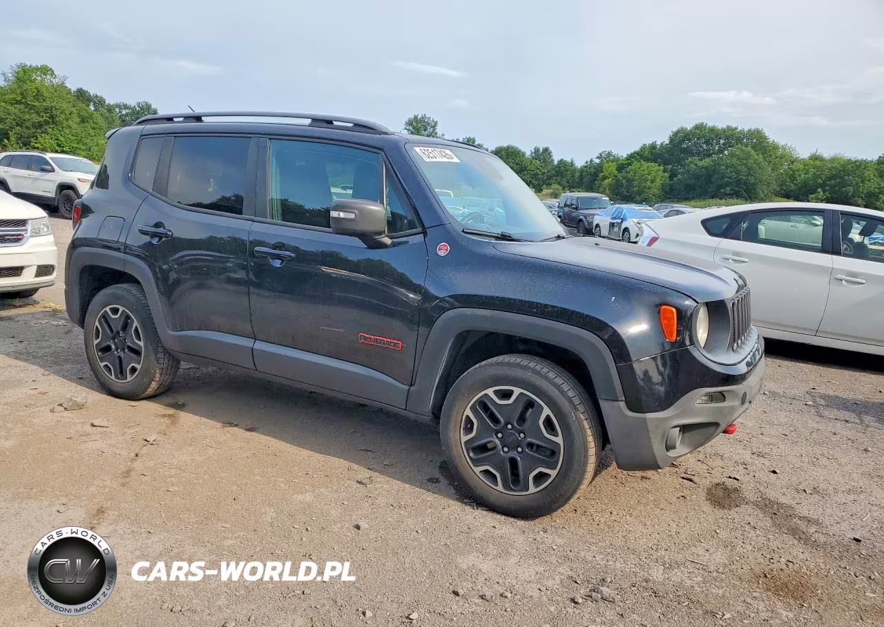 2015 Jeep Renegade Trailhawk VIN:ZACCJBCT0FPB62010 - 4