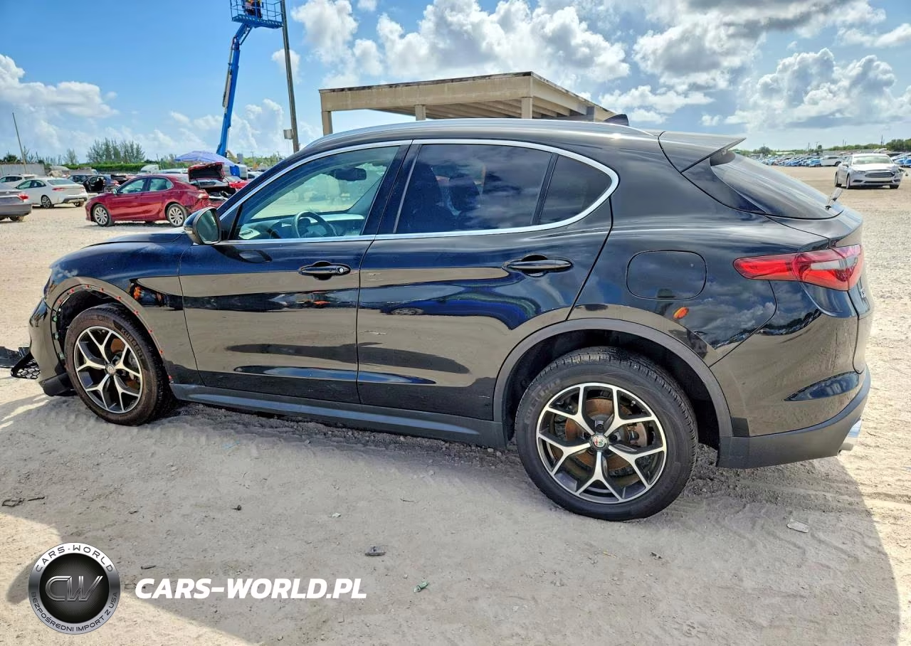 2018 Alfa Romeo Stelvio Ti VIN:ZASFAKBN8J7C24273 - 2