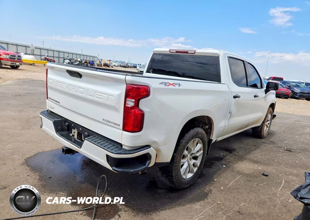 2020 Chevrolet Silverado K1500 Custom VIN:1GCPYBEK1LZ130611 - 3