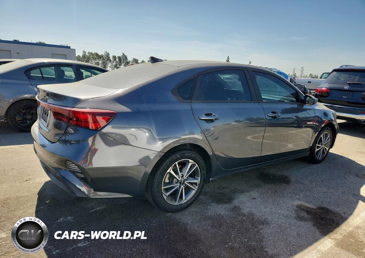 2023 Kia Forte Lxs VIN:3KPF24ADXPE629795 - 3