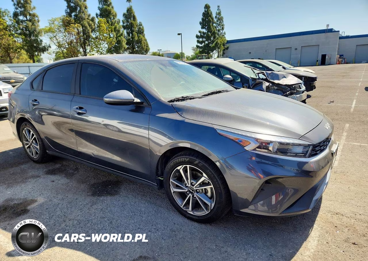 2023 Kia Forte Lxs VIN:3KPF24ADXPE629795 - 4